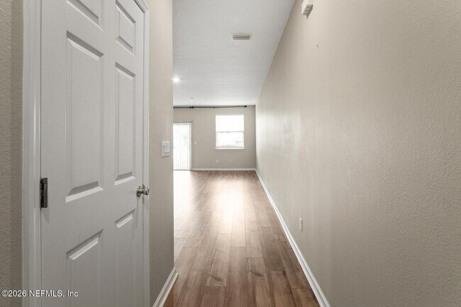 Foto del edificio - 9787 Fiddleback Ln