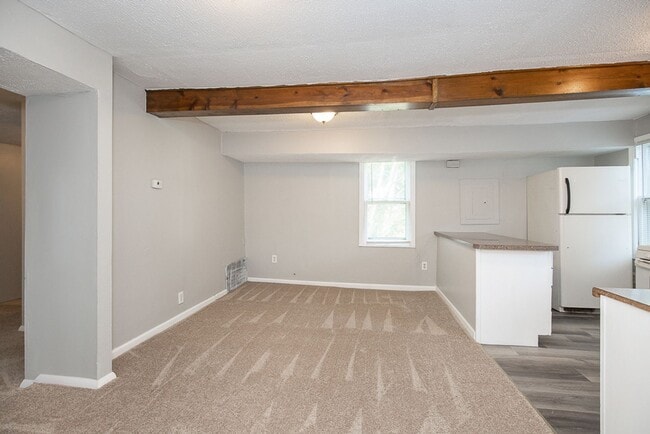 Building Photo - 7415 Elton Ave