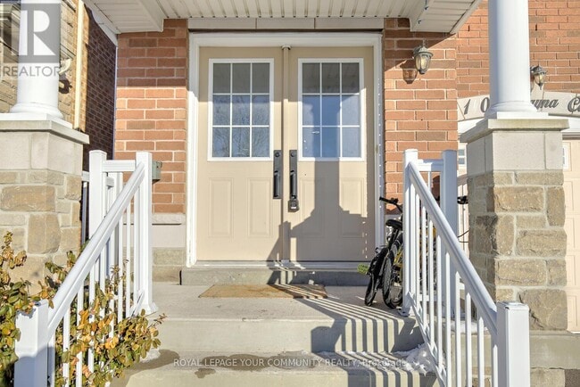 Building Photo - 110 Chayna Crescent