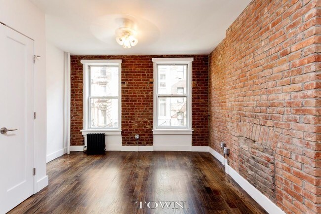 Building Photo - 239 Mulberry St