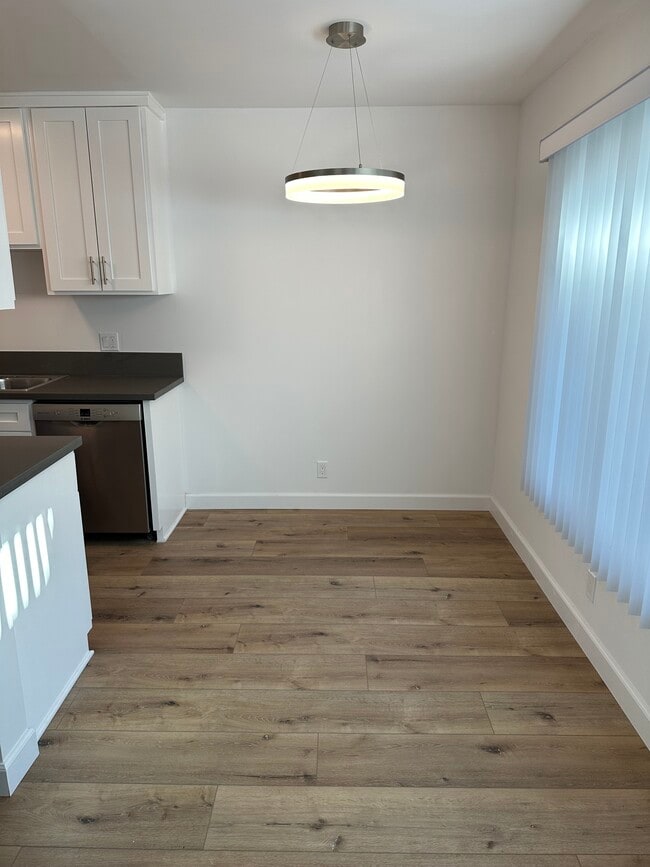 Dinning room - 1328 Barry Ave