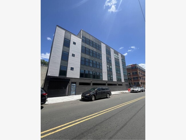 Building Photo - 529 Mulberry St