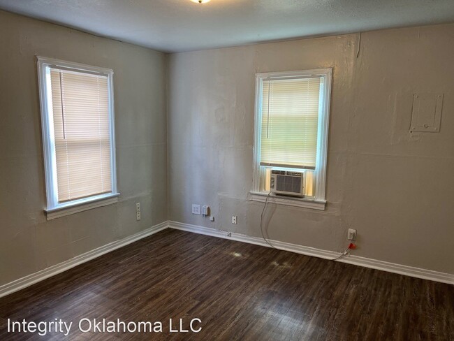 Building Photo - 3 br, 1 bath House - 908 Southwest 48th St...