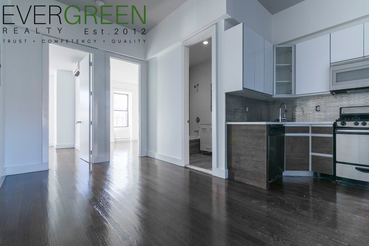 Foto principal - 620 Willoughby Ave