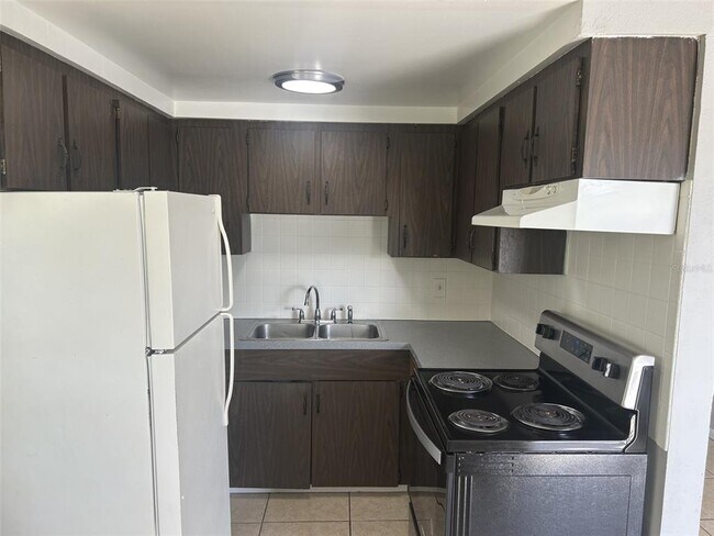 Foto del edificio - 4249 76th Ave N