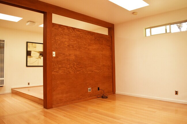 Building Photo - 3948 Alla Rd