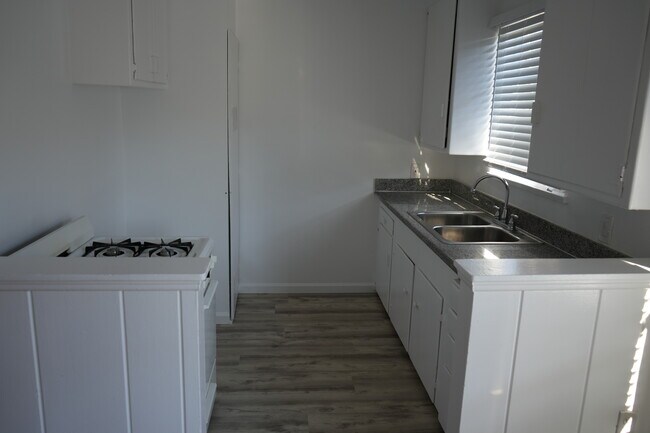 Foto del edificio - 11622 Chandler Blvd