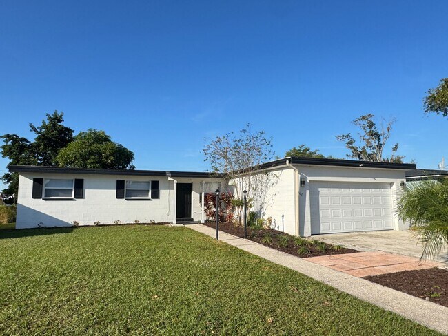 Building Photo - Welcome home — you’ve finally found the one!