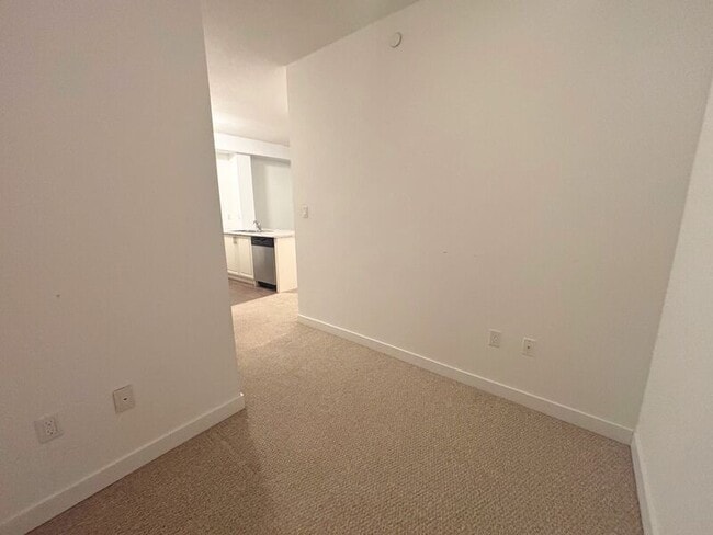 Building Photo - 125 Shoreview Pl