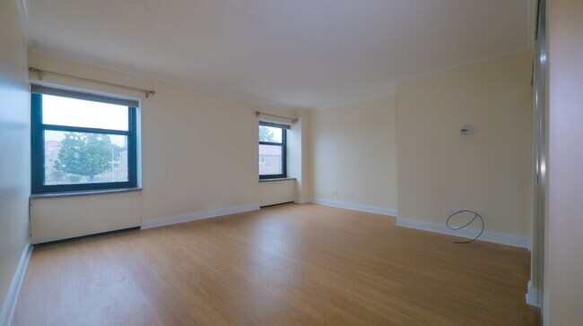 Foto del edificio - 3 Bed | 2 Bath | Downtown Condo | Garage Parking Included