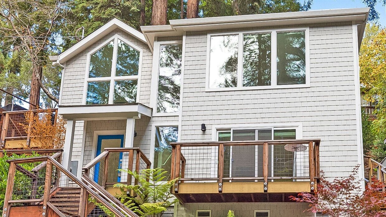 Foto principal - 3 br, 2 bath House - 268 Madrone Ave