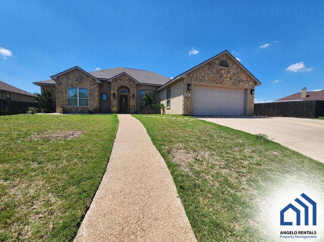 Building Photo - BEAUTIFUL 4 Bedroom 2.5 Bath home in the B...