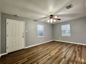 Building Photo - 408 Radam Ln