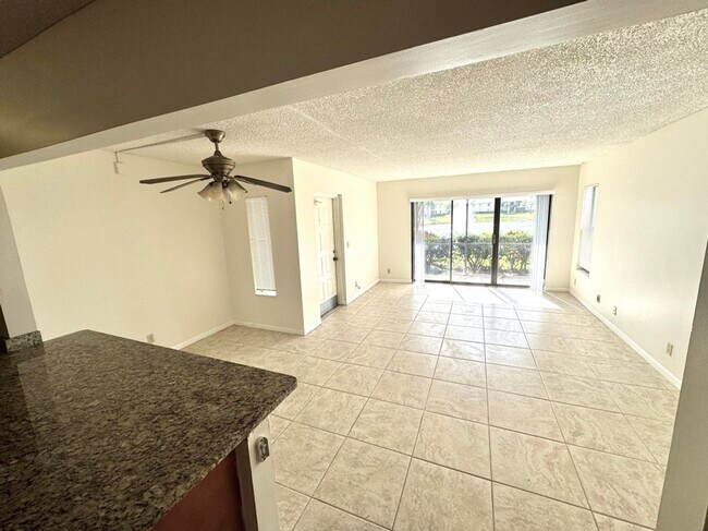 Foto del edificio - 1119 Green Pine Blvd