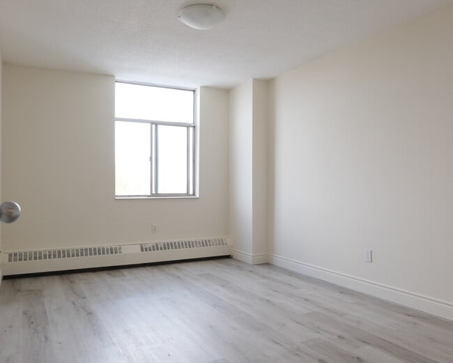 Building Photo - Tiffany Hill Apartments