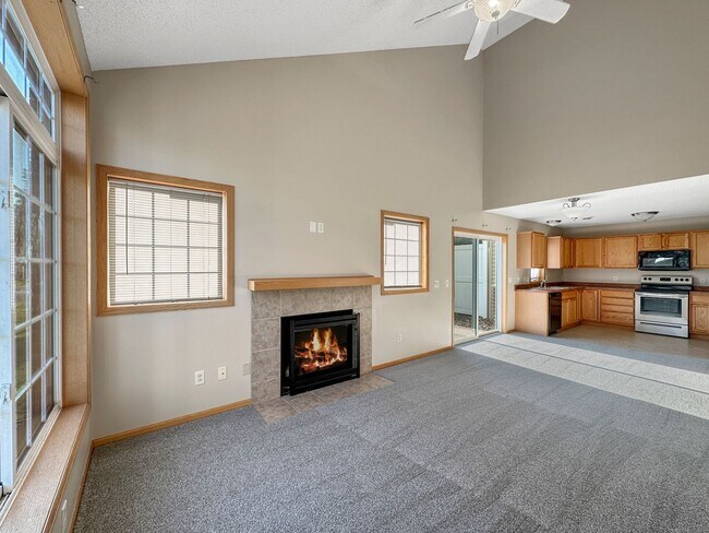Foto del edificio - 16421 Elm Creek Ln