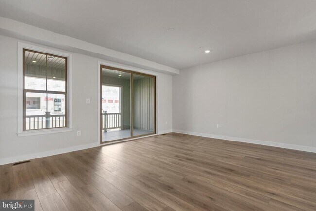 Foto del edificio - 3561 Worthington Blvd