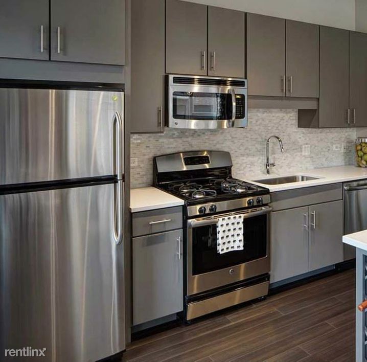 Primary Photo - Studio, 1 bath Apartment - 650 S Clark St