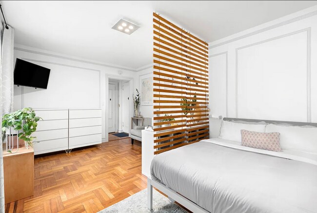 Foto del edificio - 176 E 95th St