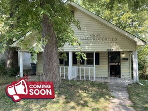 Building Photo - 1528 E Gimber St