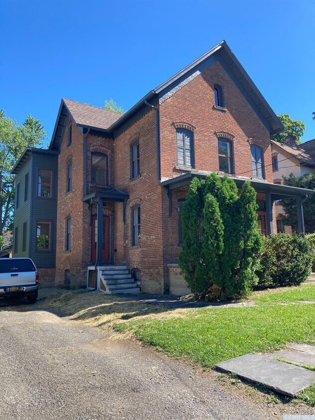 Primary Photo - 83 High St