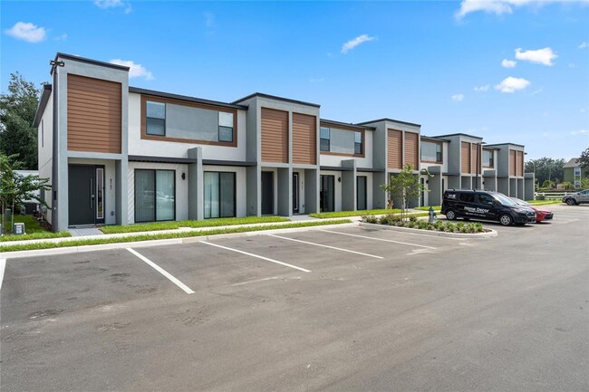 Foto del edificio - 8779 Zen Dr