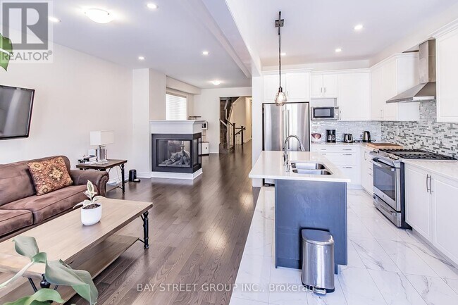 Building Photo - 50 Drizzel Cres