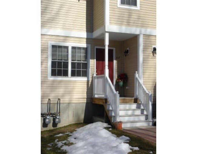 Front - 117 Regency Ln