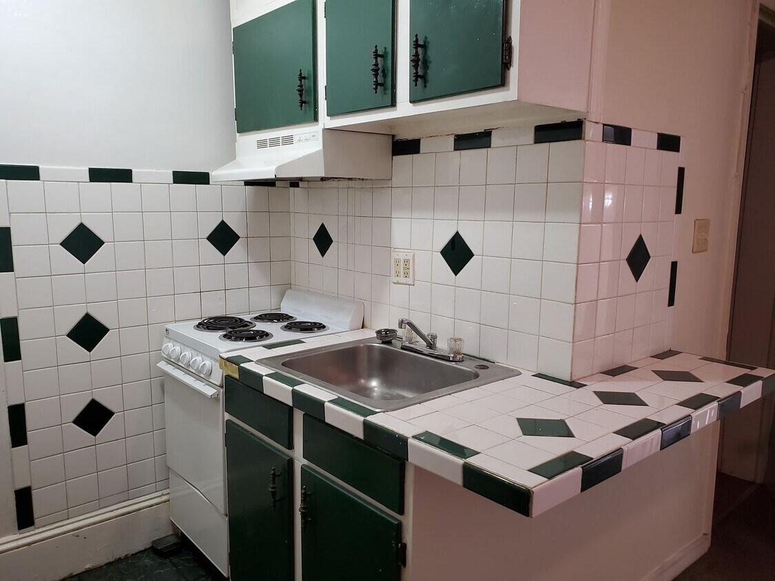 Primary Photo - 443 W Orange St