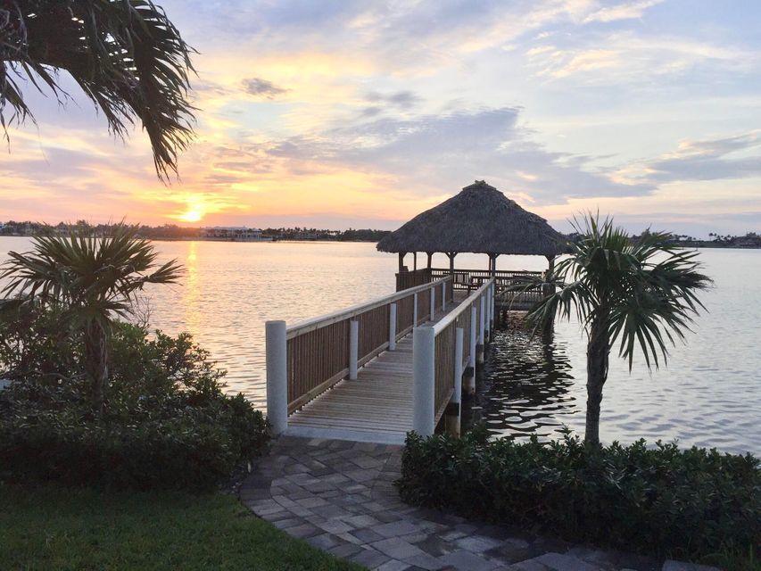 Foto principal - 8200 Lakeshore Dr