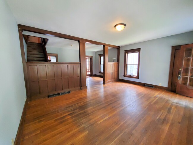 Building Photo - 809 W Wayne St