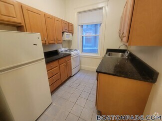 Building Photo - 51 Queensberry St