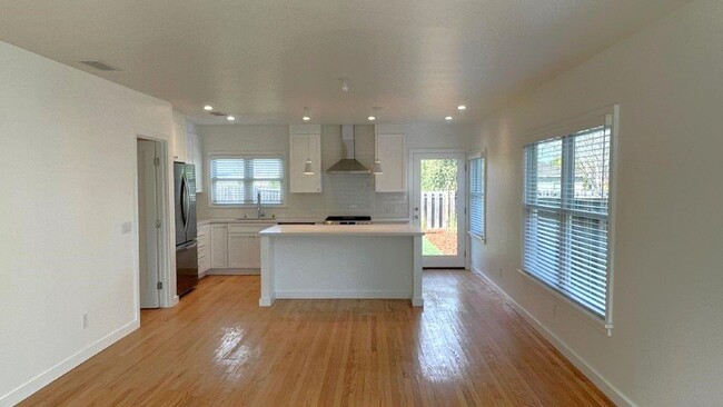 Foto del edificio - Walnut Creek Gorgeous 3-bedroom 2 bath hom...