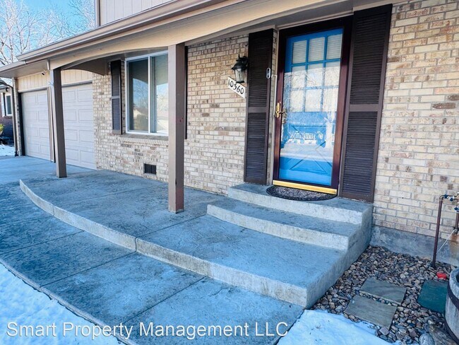 Building Photo - 3 br, 2.5 bath House - 10360 W. Grand Ave