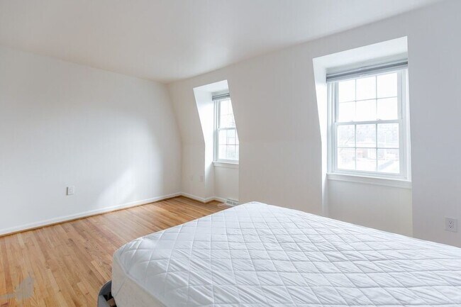 Foto del edificio - 819 6th St SW