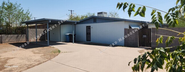 Foto del edificio - $1,400 Steal! Cozy 2-Bedroom Home in the H...