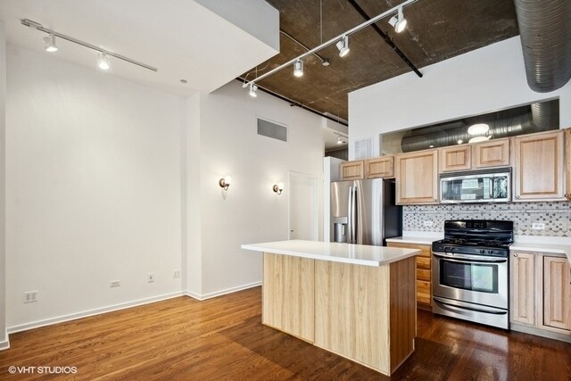 Building Photo - 849 N Franklin St