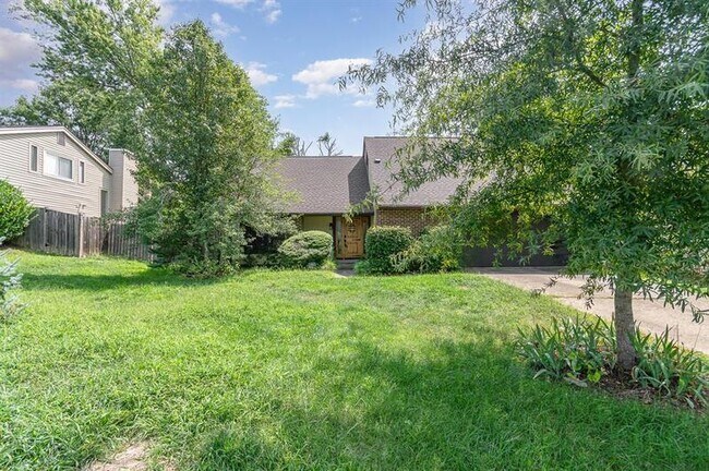 Building Photo - 6807 Vantage Dr