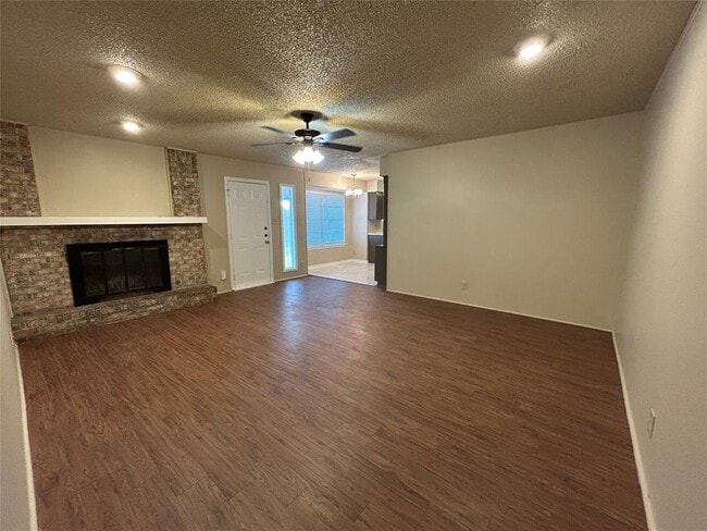 Building Photo - 1805 Broadmoor Dr