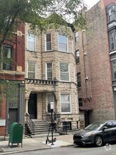 Building Photo - 2057 N Sheffield Ave
