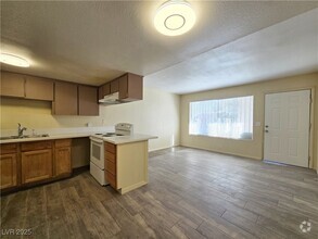Building Photo - 3516 Thomas Ave