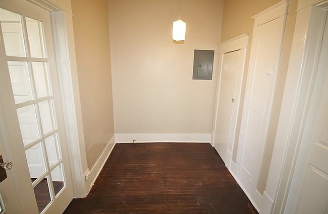 Building Photo - 416 W Neely St