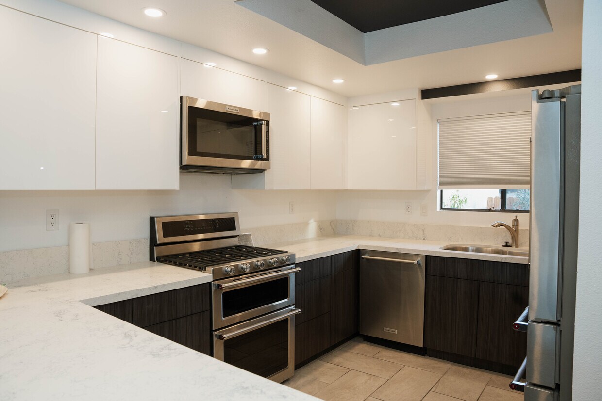 Kitchen - 1322 Tiffany Cir N