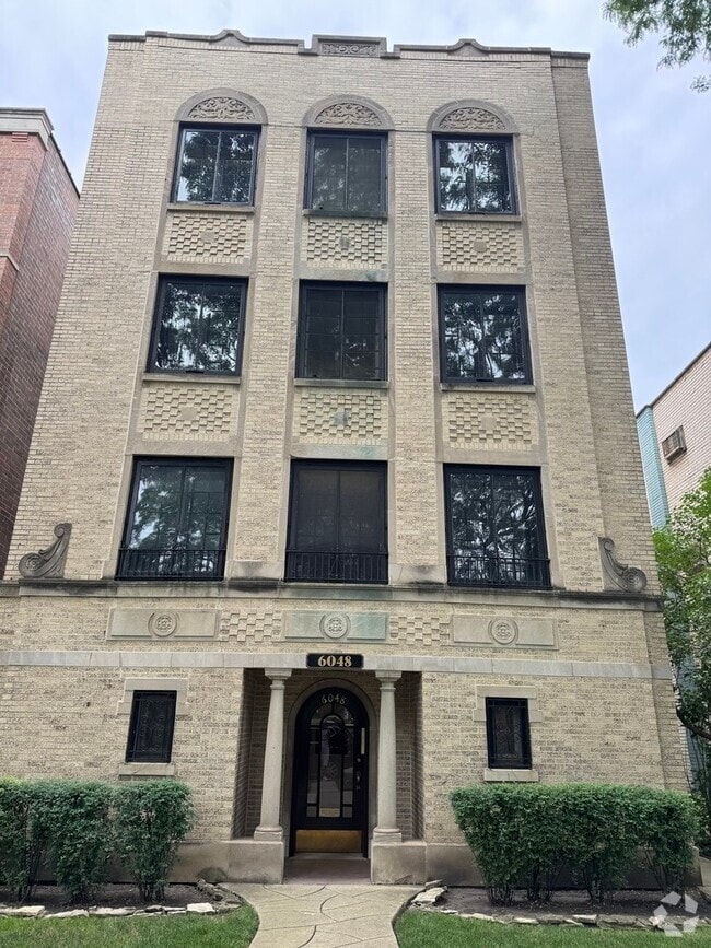 Building Photo - 6048 N Washtenaw Ave