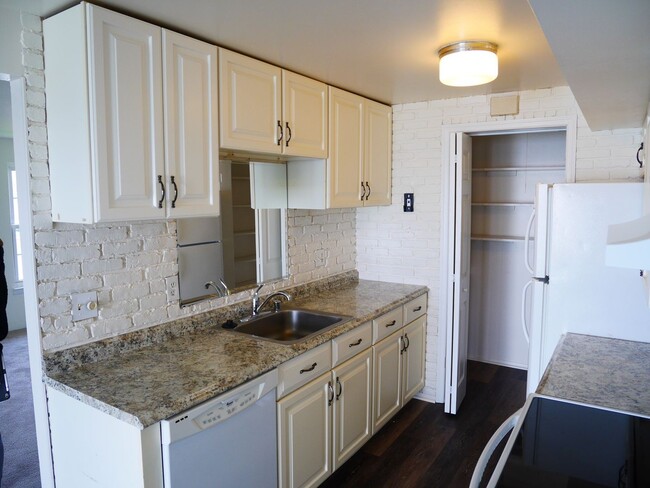 Foto del edificio - 3 Bedroom Townhome- Reisterstown, MD