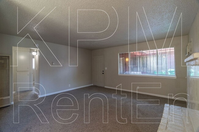 Building Photo - 206 Goya Dr