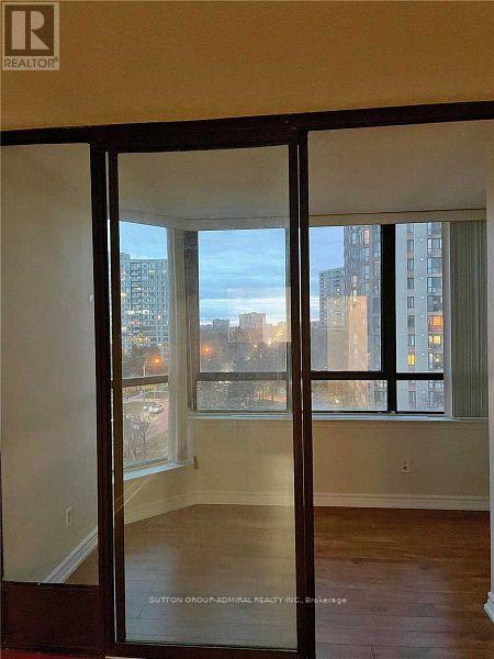 Photo du bâtiment - 25 Bamburgh Cir