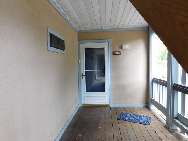 Building Photo - 1201 Harbourside Dr