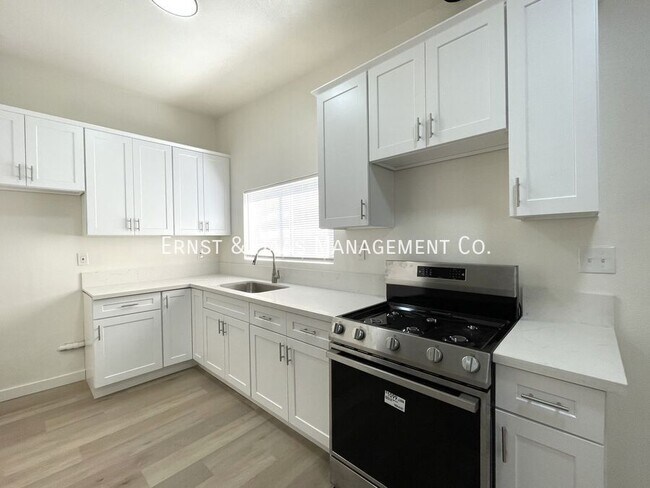 Foto del edificio - 1049 E 21st St