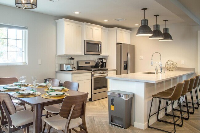 Foto del edificio - 7532 E Hazelwood St